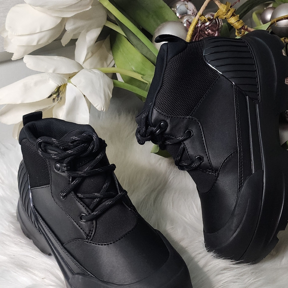 Ugg Neumel X Women boots black Brand New - Picture 2 of 6